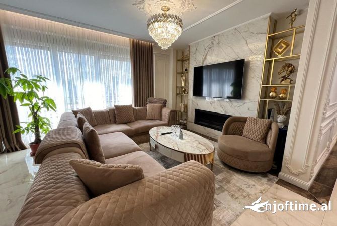 Pazari i Ri,Shesim super apartament 3+1+2