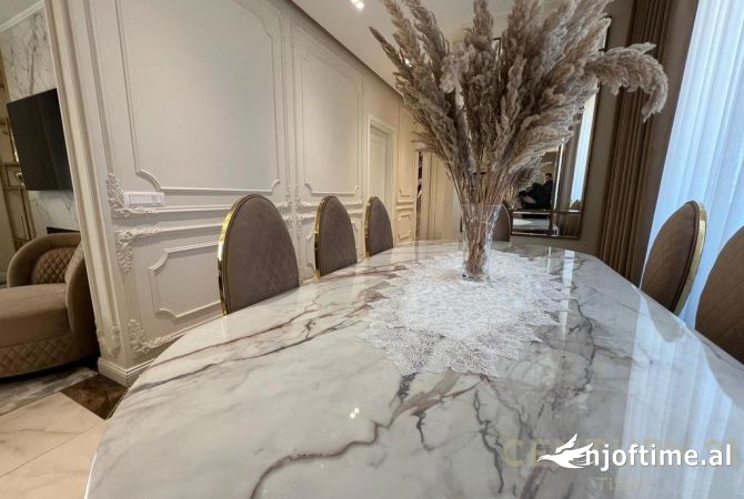 Shtepi ne shitje Apartament ne Tirane, 3+1, Mobilimi E mobiluar, Pagesa 365,000  Euro.