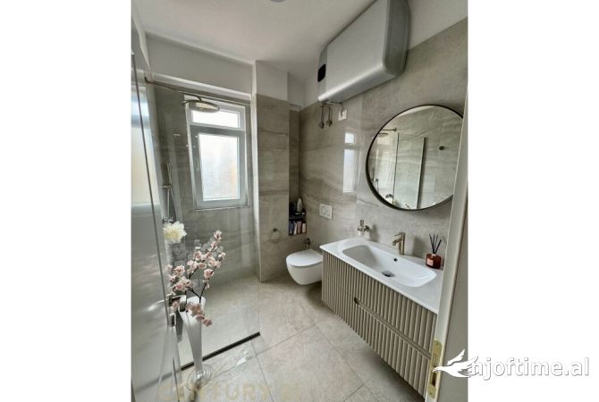 Shtepi me qera Apartament ne Tirane, 2+1, Mobilimi E mobiluar, Pagesa 1,100  Euro.