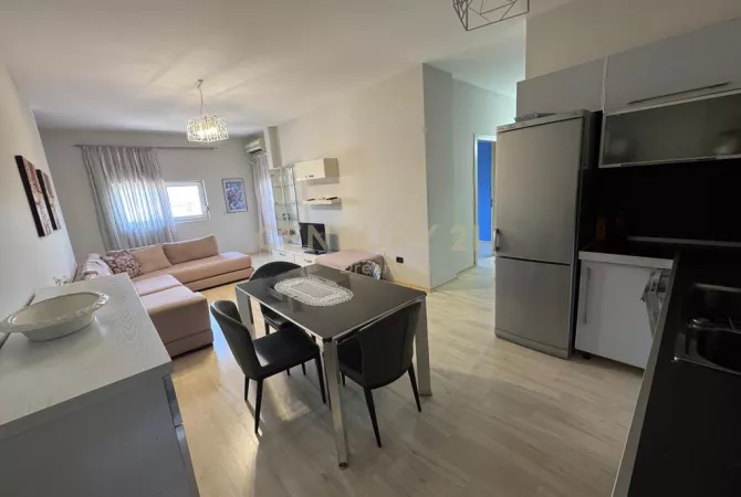 Shtepi me qera Apartament ne Tirane, 2+1, Mobilimi E mobiluar, Pagesa 550  Euro.