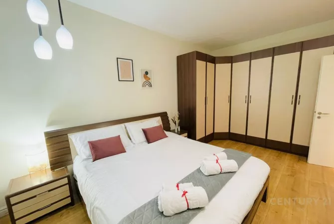 Myslym Shyri, Japim apartament 2+1 per qira