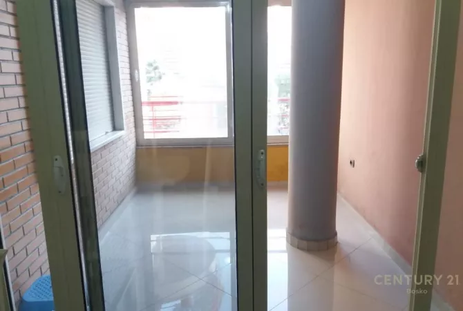 Appartamento in vendita a Tirana 2+1, Arredato