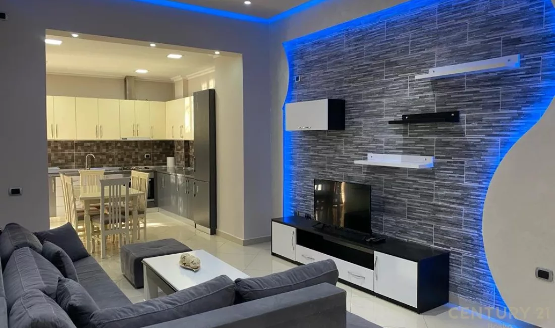 Appartamento in vendita a Tirana 2+1, Arredato