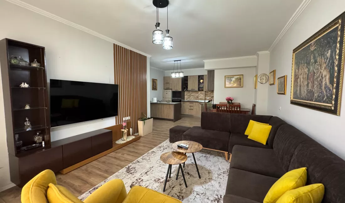 Shtepi ne shitje Apartament ne Tirane, 2+1, Mobilimi E mobiluar, Pagesa 150,000  Euro.