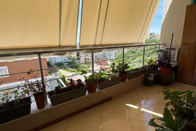 Shtepi ne shitje Apartament ne Tirane, 2+1, Mobilimi E mobiluar, Pagesa 150,000  Euro.