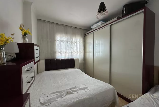 Shtepi ne shitje Apartament ne Tirane, 1+1, Mobilimi E mobiluar, Pagesa 105,000  Euro.