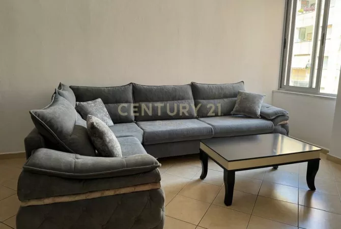 Shtepi ne shitje Apartament ne Tirane, 1+1, Mobilimi E mobiluar, Pagesa 100,000  Euro.