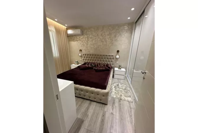 Shtepi ne shitje Apartament ne Tirane, 1+1, Mobilimi E mobiluar, Pagesa 113,000  Euro.