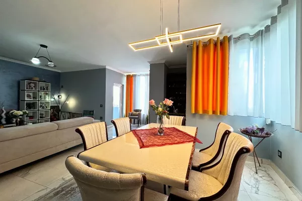 Shtepi ne shitje Apartament ne Tirane, 3+1, Mobilimi E mobiluar, Pagesa 200,000  Euro.