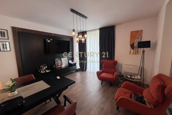 Shtepi ne shitje Apartament ne Tirane, 2+1, Mobilimi E mobiluar, Pagesa 370,000  Euro.