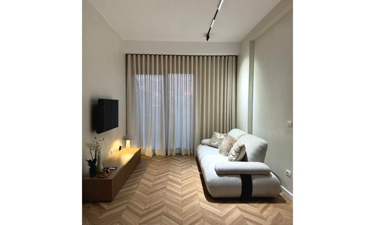 Shtepi ne shitje Apartament ne Tirane, 1+1, Mobilimi E mobiluar, Pagesa 220,000  Euro.