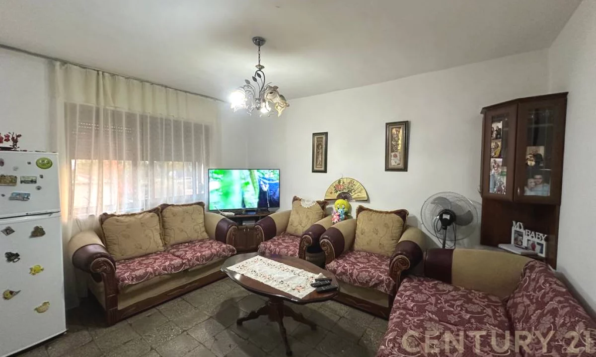 Shtepi ne shitje Apartament ne Tirane, 1+1, Mobilimi E mobiluar, Pagesa 85,000  Euro.