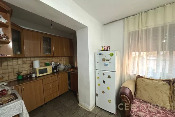 Shtepi ne shitje Apartament ne Tirane, 1+1, Mobilimi E mobiluar, Pagesa 85,000  Euro.