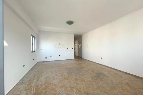 Shtepi ne shitje Apartament ne Tirane, 2+1, Mobilimi Bosh, pa mobiluar, Pagesa 125,000  Euro.