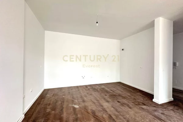 Appartamento in vendita a Tirana 2+1, Vuoto
