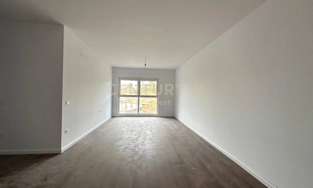 Appartamento in vendita a Tirana 2+1, Vuoto