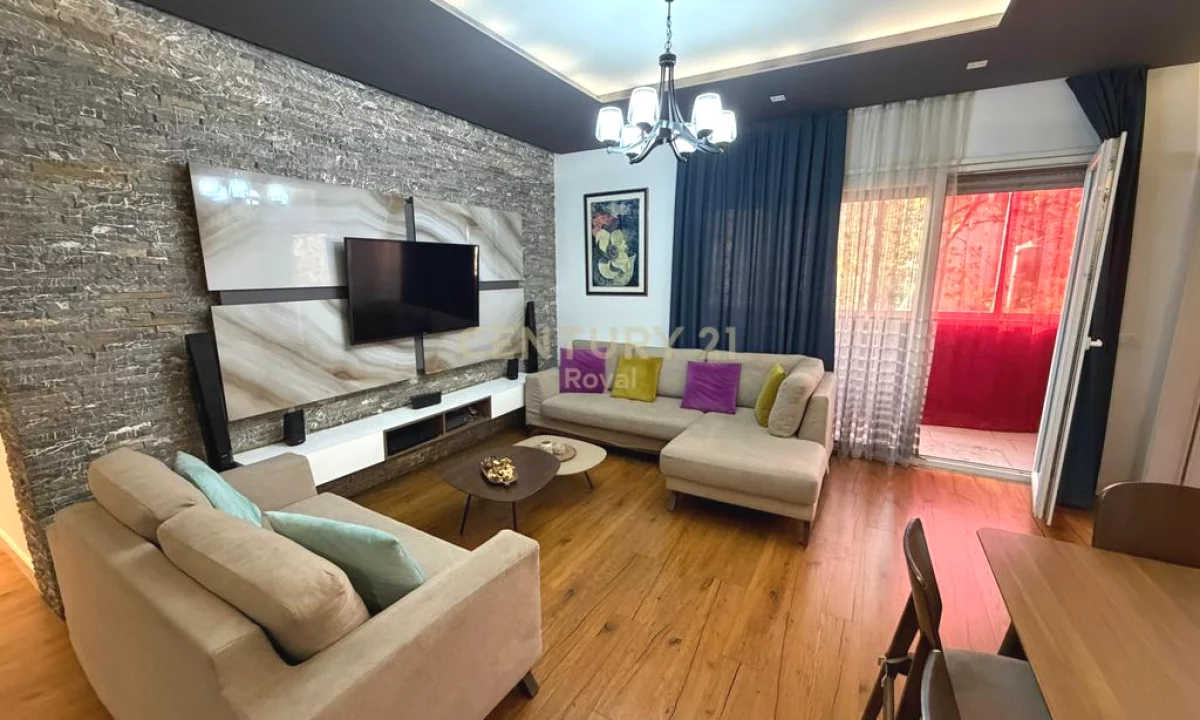 Appartamento in vendita a Tirana 3+1, Arredato