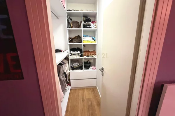 Appartamento in vendita a Tirana 3+1, Arredato