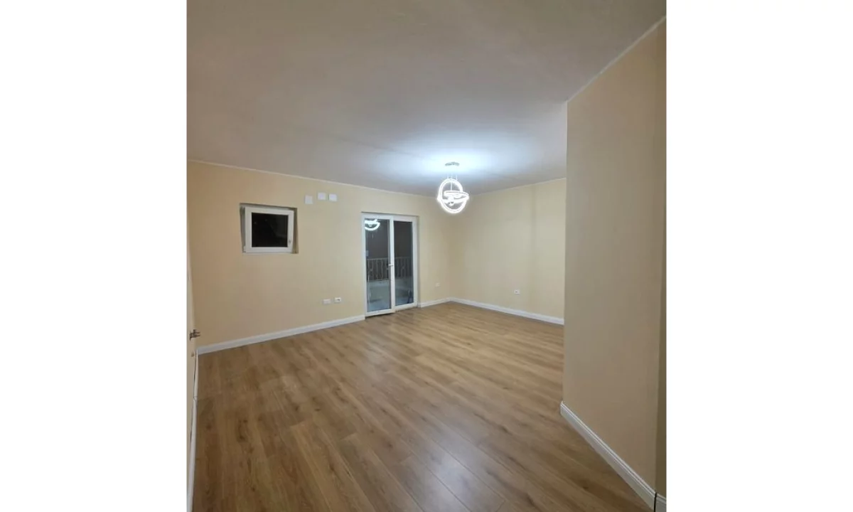 Appartamento in vendita a Tirana 2+1, Vuoto