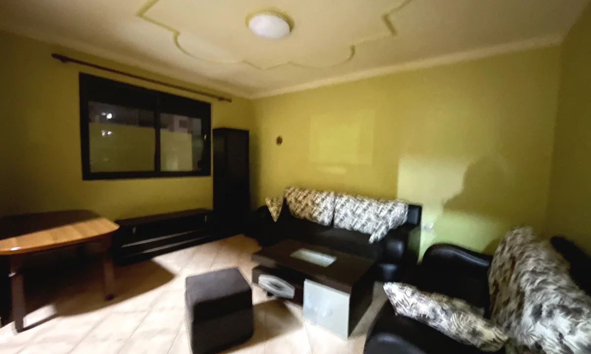 Appartamento in vendita a Tirana 1+1, Arredato