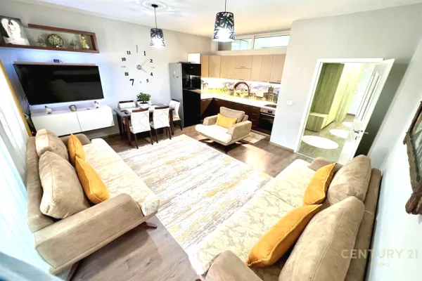 Appartamento in vendita a Tirana 2+1, Arredato