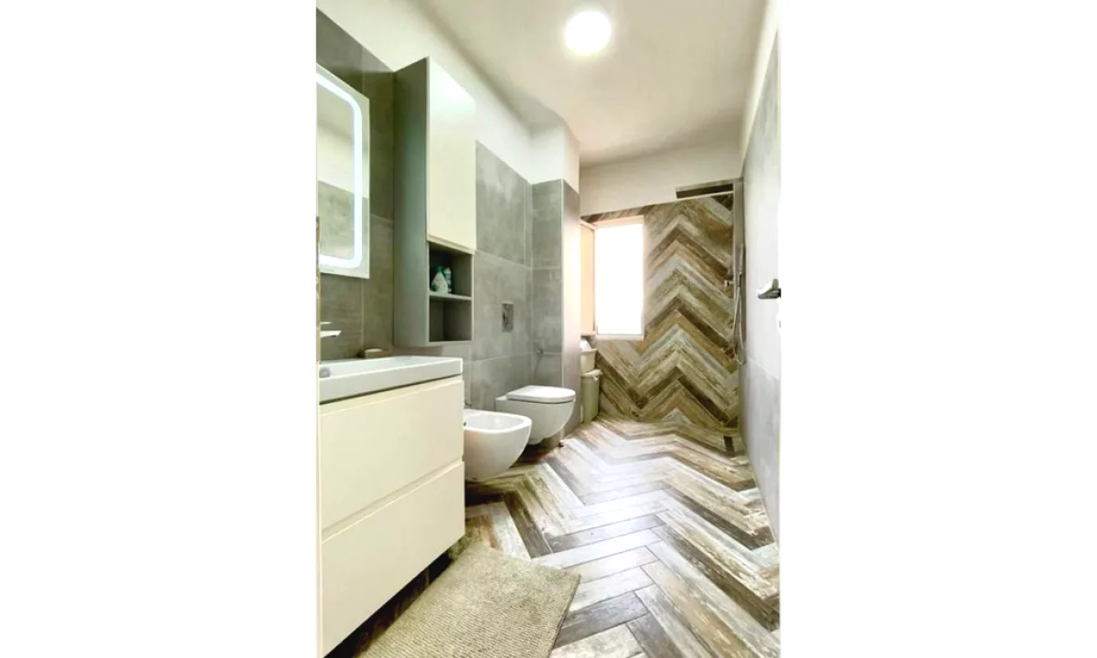 Appartamento in vendita a Tirana 2+1, Arredato