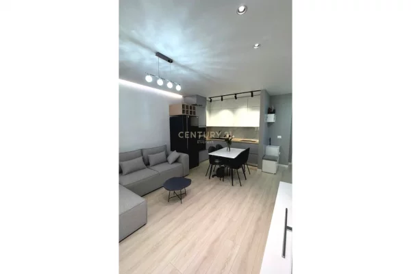 Appartamento in vendita a Tirana 1+1, Arredato