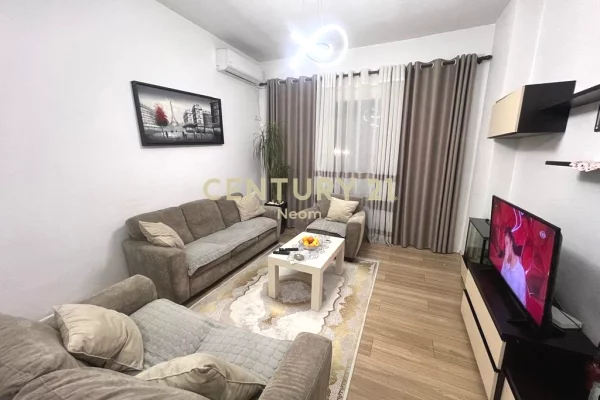 CASA ITALIA, JAPIM APARTAMENT 2+1 ME QERA