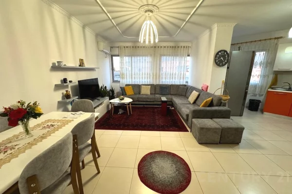 Shtepi ne shitje Apartament ne Tirane, 2+1, Mobilimi E mobiluar, Pagesa 137,000  Euro.