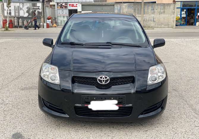 Jepet Toyota Auris me qera ditore per vetem 30 euro dita