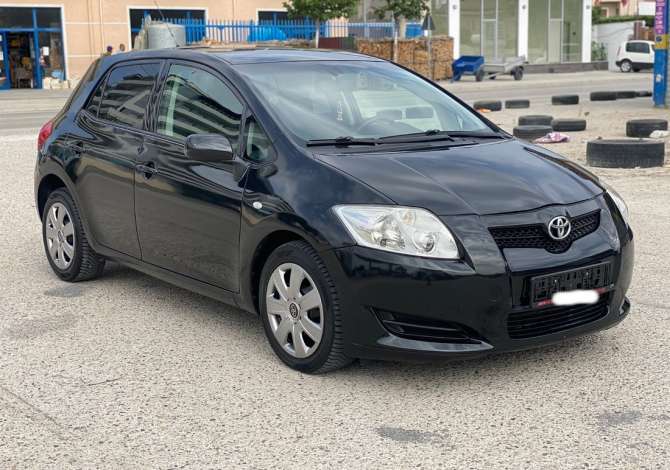 Jepet Toyota Auris me qera ditore per vetem 30 euro dita