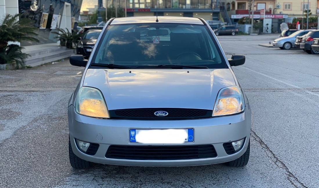 Jepet makina Ford Fiesta per vetem 25 euro dita