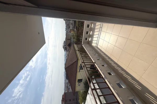 Shtepi me qera Apartament ne Tirane, 1+1, Mobilimi E mobiluar, Pagesa 25,000  Leke.