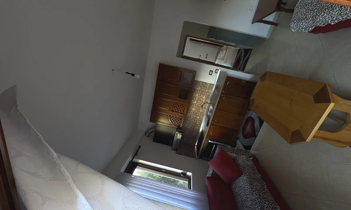 Shtepi me qera Shtepi Private ne Tirane, 1+1, Mobilimi E mobiluar, Pagesa 25,000  Leke.