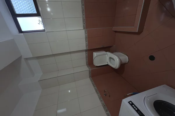 Shtepi me qera Shtepi Private ne Tirane, 1+1, Mobilimi E mobiluar, Pagesa 25,000  Leke.