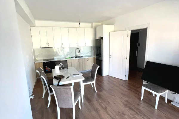 Prane Bulevardit te Ri, shitet apartament 2+1+2 me parkim.