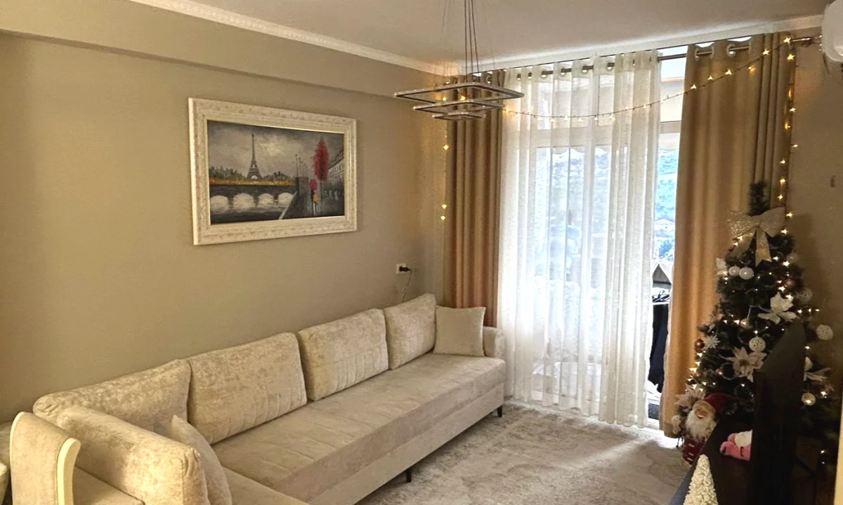 Appartamento in vendita a Tirana 2+1, Arredato