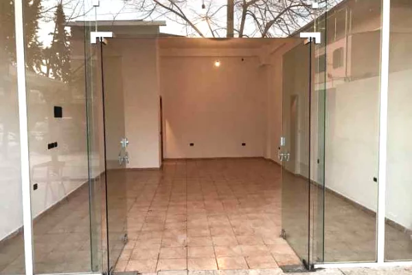 Ambient biznesi me qera 1+1 ne Tirane - 60,000 Leke