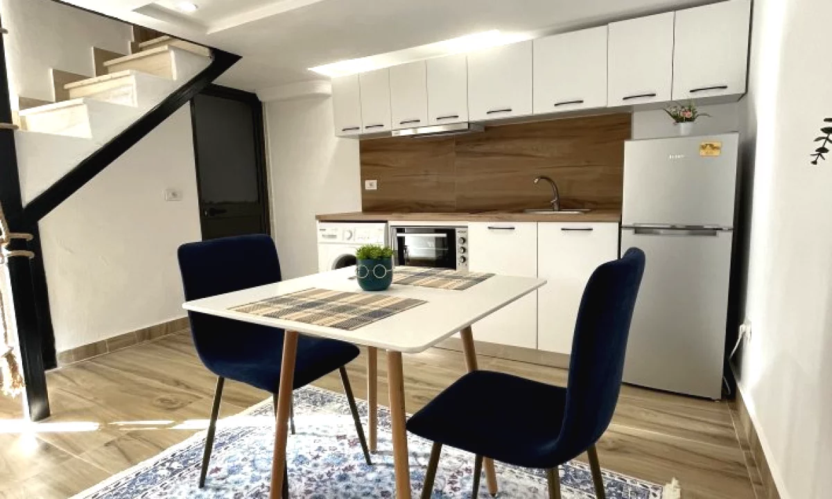 Appartamento in affitto a Tirana 1+1, Arredato