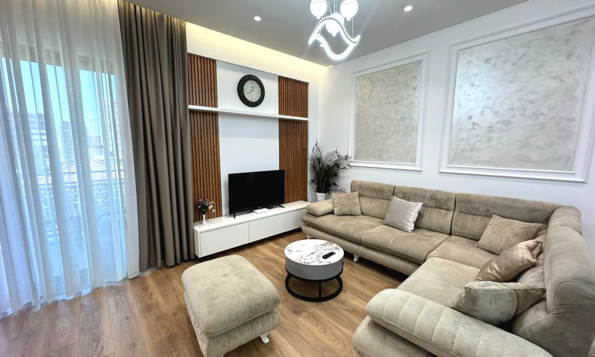 Appartamento in affitto a Tirana 2+1, Arredato