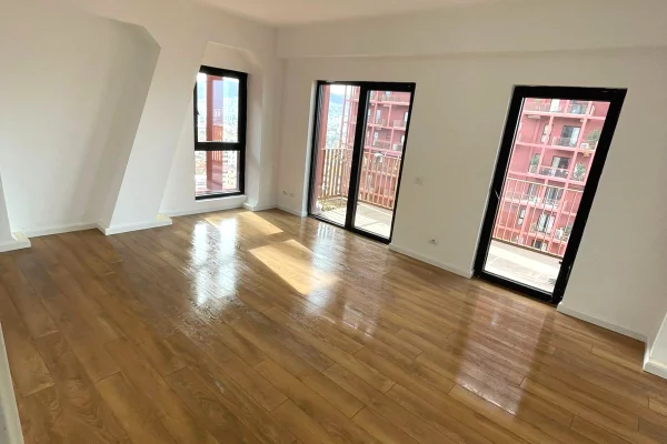 Garden Building Residence, jepet me qera ambient per zyra 2+1+2, 110m2.