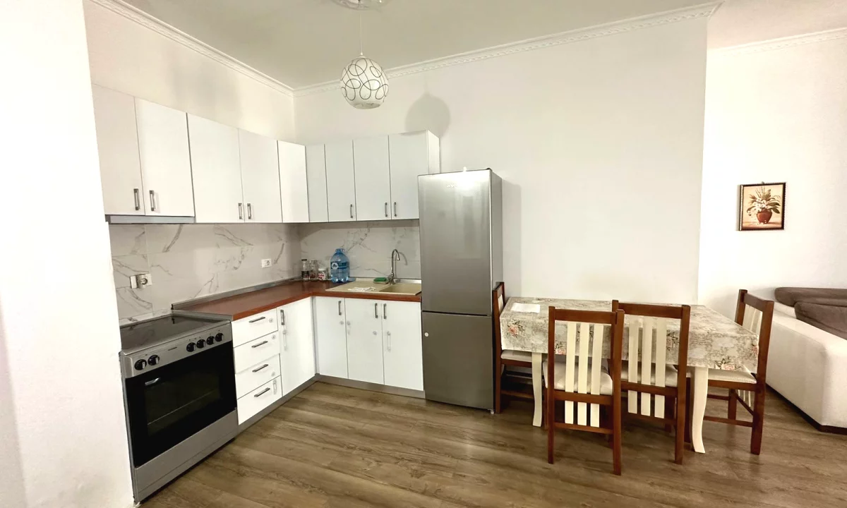 Shtepi me qera Apartament ne Tirane, 1+1, Mobilimi E mobiluar, Pagesa 430  Euro.