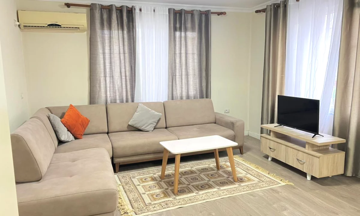 Shtepi me qera Apartament ne Tirane, 1+1, Mobilimi E mobiluar, Pagesa 400  Euro.