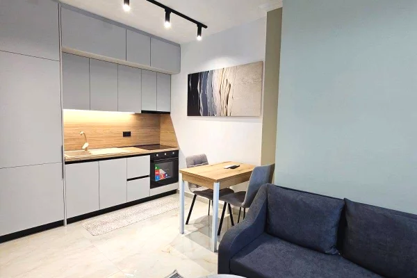 5 Maji, jepet me qera Studio Apartament, i arreduar modern, 