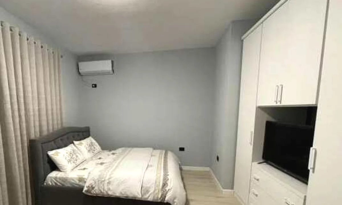 Shtepi me qera Apartament ne Tirane, 2+1, Mobilimi E mobiluar, Pagesa 520  Euro.