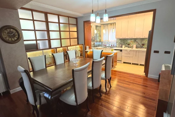 Casa in affitto 3+1 a Tirana - 2,000 Euro