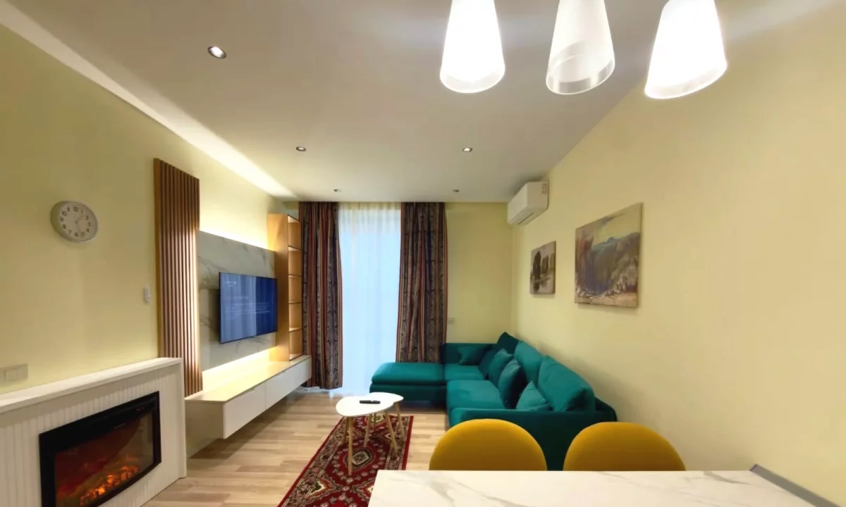 Appartamento in affitto a Tirana 2+1, Arredato