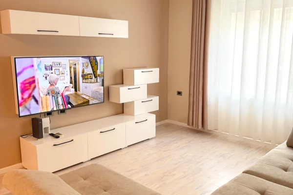 Shtepi me qera 2+1 ne Tirane - 900 Euro