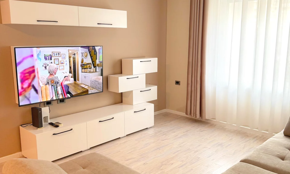 Shtepi me qera Apartament ne Tirane, 2+1, Mobilimi E mobiluar, Pagesa 900  Euro.