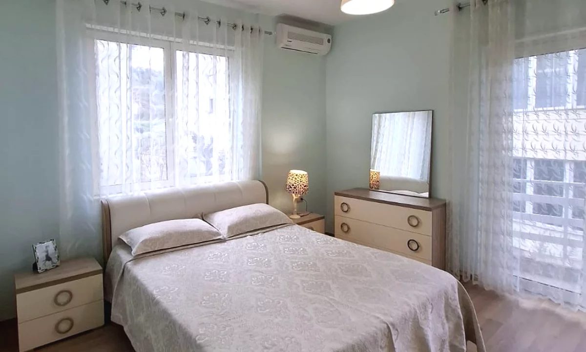 Shtepi me qera Apartament ne Tirane, 2+1, Mobilimi E mobiluar, Pagesa 700  Euro.